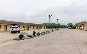 Freer Executive Inn And Studios